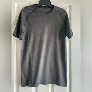 Lululemon T-Shirt